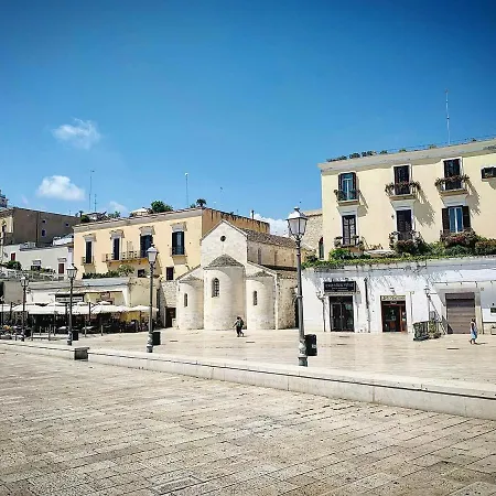 M. Szwed. Old Bed & Breakfast Bari